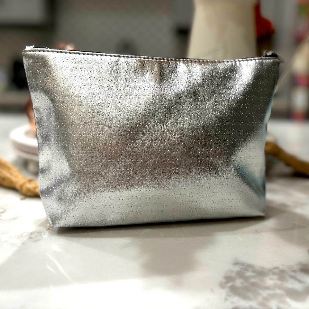 Yves Saint Laurent Beaute’ Pouch *NWOT*